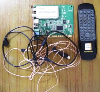 Лот: 4209575. Фото: 1. TV Tuner FM AVerTV Studio Model... ТВ-тюнеры и карты захвата
