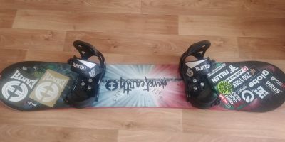 Лот: 12205141. Фото: 1. Сноуборд Burton blunt 156 + крепления... Сноуборды