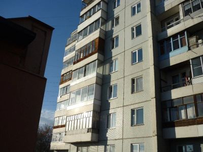 Лот: 3390217. Фото: 1. Продам 2к Гусарова 7, 241-05-47... Квартиры, студии