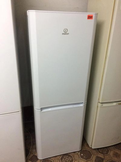 Лот: 9324390. Фото: 1. Б/у холодильник indesit на гарантии... Холодильники, морозильные камеры
