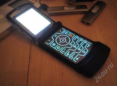 Лот: 898712. Фото: 1. Motorola RAZR V3 на запчасти. Кнопочные мобильные телефоны