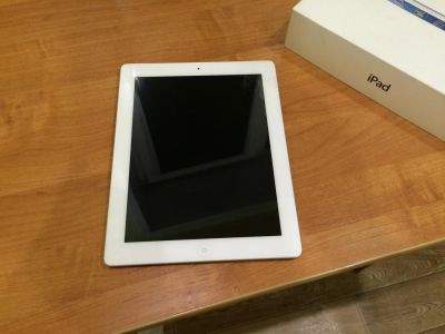 Лот: 4785868. Фото: 1. Apple Ipad 4 wi-fi+3g белый. Планшеты