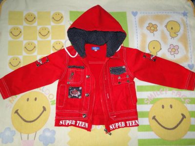 Лот: 4452462. Фото: 1. Яркая джинсовая курточка, на рост... Верхняя одежда