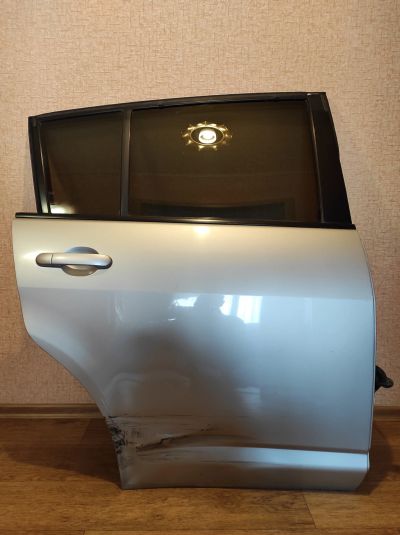 Лот: 18346405. Фото: 1. Дверь Nissan Tiida 2008 C11 (Хэтчбек... Кузов
