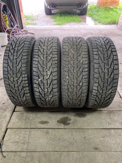 Лот: 19236883. Фото: 1. Колёса зимние Subaru. Шины