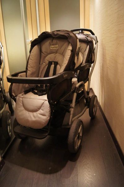 Лот: 6260332. Фото: 1. Коляска для двойни Peg Perego... Коляски
