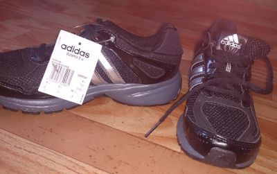 Лот: 4708881. Фото: 1. срочно продам кроссовки adidas... Кеды, кроссовки, слипоны