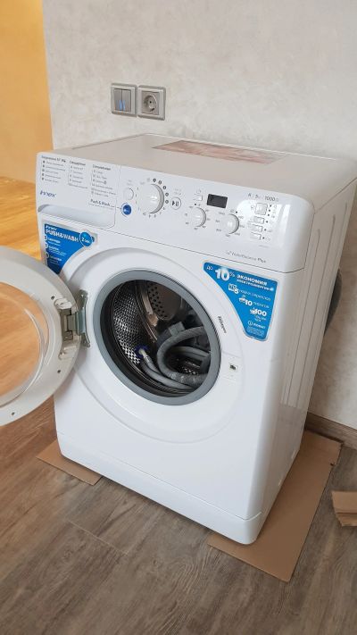Лот: 15105796. Фото: 1. Стиральная машинка Indesit BWSD51051. Стиральные машины