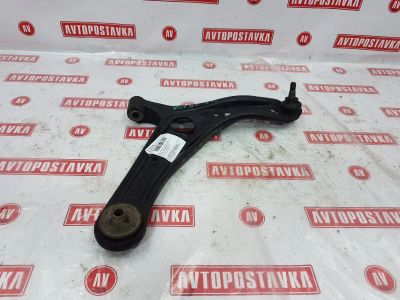 Лот: 20895678. Фото: 1. Рычаг подвески нижний Toyota Ist... Ходовая, подвеска, рулевое управление
