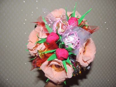 Лот: 6016895. Фото: 1. Букет из конфет роз , конфеты... Букеты из конфет, игрушек