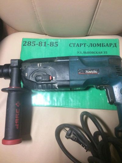 Лот: 10585493. Фото: 1. Перфоратор Makita HR2450. Электроинструмент