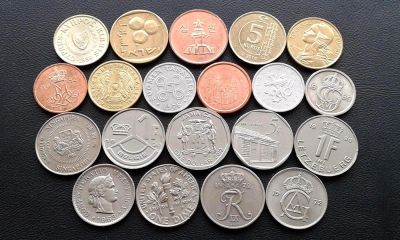 Лот: 10594135. Фото: 1. 20 монет стран Мира - одним лотом... Наборы монет