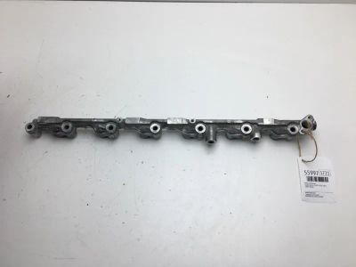 Лот: 20397925. Фото: 1. Рейка топливная Toyota Brevis... Топливная система