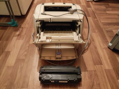 Лот: 18615115. Фото: 1. Принтер hp laserjet 1000 series. Лазерные принтеры