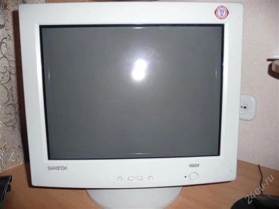 Лот: 740843. Фото: 1. Монитор 17' Samsung Samtron 76BDF. ЭЛТ-мониторы