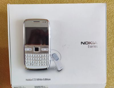 Лот: 17574938. Фото: 1. Смартфон Nokia E72 White Edition. Смартфоны