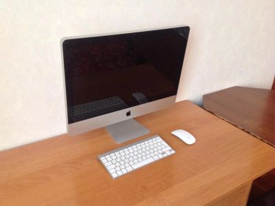Лот: 3319056. Фото: 1. iMac 21.5 mid 2010. Компьютеры в сборе