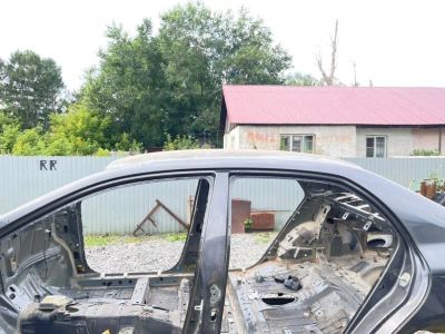 Лот: 25628419. Фото: 1. крыша toyota corolla ZZE150L. Двигатель и элементы двигателя