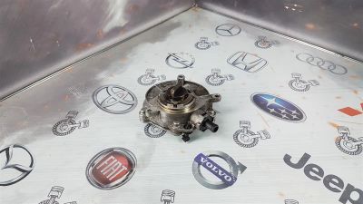 Лот: 23589941. Фото: 1. Насос вакуумный Audi A6 AUK 06E145100E. Двигатель и элементы двигателя