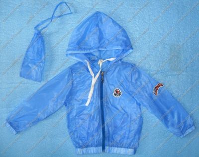Лот: 7309604. Фото: 1. E194 Ветровка-дождевик Moncler. Верхняя одежда