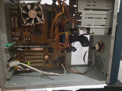 Лот: 12527160. Фото: 1. Системник Atlon1800/HDD80/Radeon9200Pro128... Компьютеры в сборе
