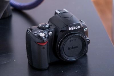 Лот: 7306224. Фото: 1. Nikon D40 body в идеальном состоянии... Цифровые зеркальные