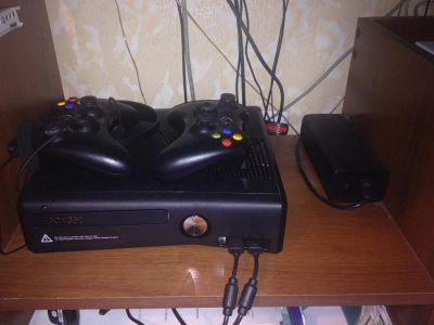 Лот: 3046050. Фото: 1. Xbox 360 Slim 250Gb на гарантии... Игровые приставки, консоли