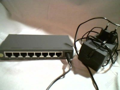 Лот: 884612. Фото: 1. Ethernet Switch 8-Port 10/100Mbps. Другое (сетевые устройства)