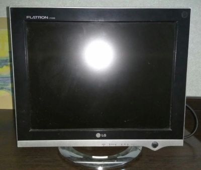 Лот: 12643091. Фото: 1. Монитор LCD LG L1520B (исправен... ЖК-мониторы