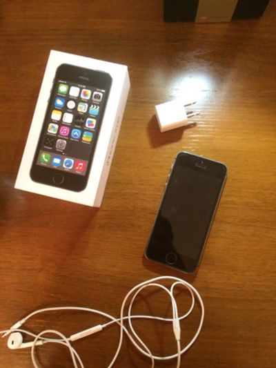 Лот: 8204612. Фото: 1. iphone 5s 32gb. Смартфоны