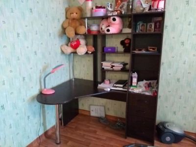 Лот: 10836341. Фото: 1. Стол угловой письменный компьютерный. Компьютерные и письменные столы