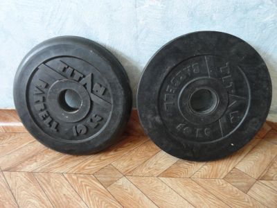 Лот: 9458981. Фото: 1. Блин обрезиненный Barbell 10 кг... Штанги, блины