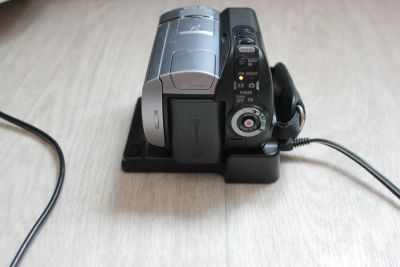 Лот: 7341134. Фото: 1. Видеокамера Sony Handycam DCR-SR65. Видеокамеры