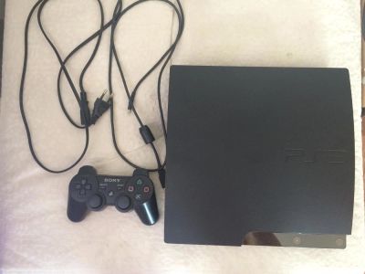 Лот: 10108767. Фото: 1. PS3 Slim 320gb ПРОШИтА!!!. Игровые приставки, консоли
