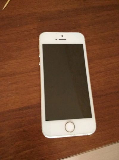 Лот: 11764681. Фото: 1. Iphone 5s 16 gb gold. Смартфоны