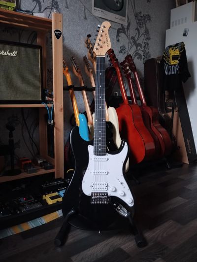 Лот: 23705999. Фото: 1. Rockdale Stratocaster HSS Black... Гитары