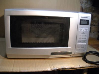 Лот: 19624116. Фото: 1. Микроволновка Panasonic NN-S235MF. Микроволновки, мини-печи