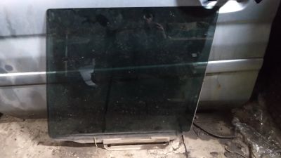 Лот: 18131457. Фото: 1. стекло задней левой двери mazda... Кузов