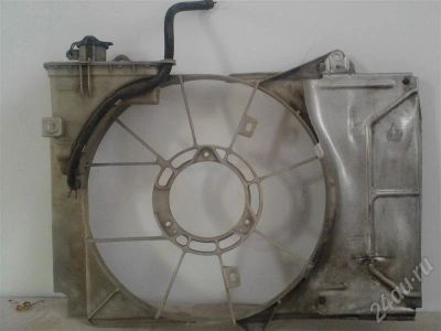 Лот: 616195. Фото: 1. Дифузор радиатора TOYOTA VITZ... Двигатель и элементы двигателя
