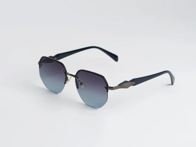 Лот: 25273427. Фото: 1. Очки Prada. Очки солнцезащитные