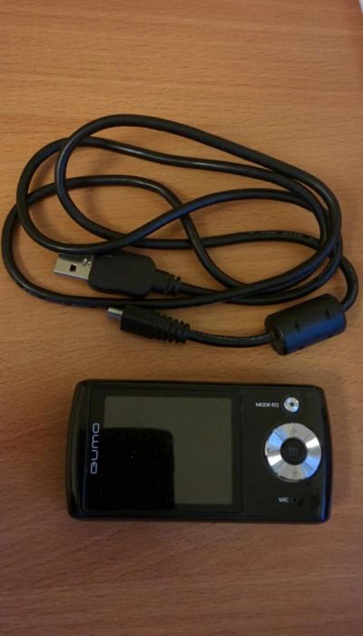 Лот: 7470342. Фото: 1. MP3 плеер QUMO VIDEO+ 1Gb. Плееры