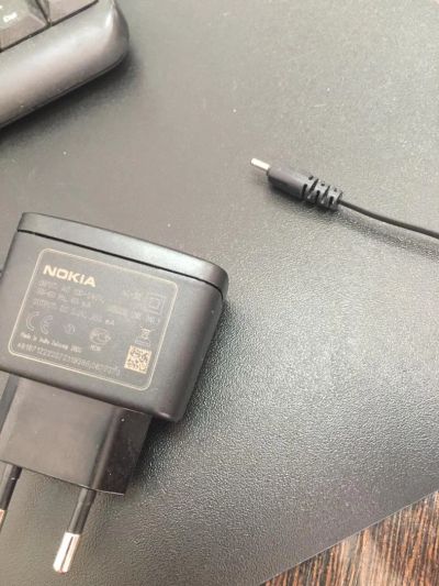 Лот: 7794779. Фото: 1. Зарядное NOKIA оригинал, тонкое... Зарядные устройства, блоки питания, адаптеры сетевые для смартфонов