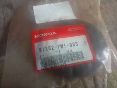 Лот: 16669610. Фото: 1. Сальник заднего редуктора Honda... Ходовая, подвеска, рулевое управление