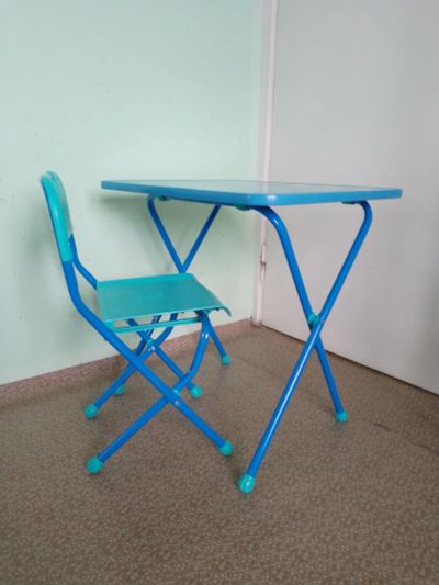 Лот: 20420878. Фото: 1. Детский столик и стул. Столики, стулья, парты