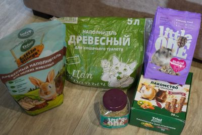 Лот: 25520349. Фото: 1. Корм + наполнитель + шар + поилка... Корма