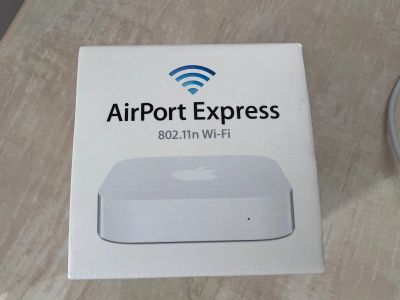 Лот: 18603834. Фото: 1. Apple Airport Express wi-fi роутер. Маршрутизаторы (роутеры)