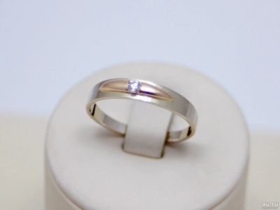 Лот: 13574675. Фото: 1. ЗОЛОТОЕ КОЛЬЦО С БРИЛЛИАНТОМ 2... Кольца, перстни