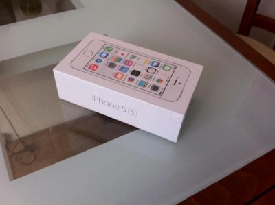 Лот: 5015914. Фото: 1. iPhone 5s 16GB Новый. Запечатан... Смартфоны