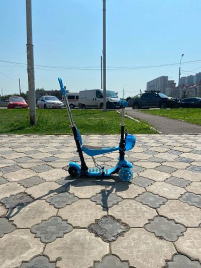 Лот: 16221032. Фото: 1. Самокат божья коровка голубой. Роликовые коньки, скейтборды, самокаты