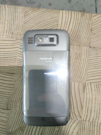 Лот: 12243917. Фото: 1. Nokia E72. Кнопочные мобильные телефоны